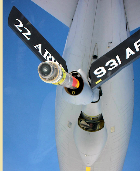 KC-135 - F-117